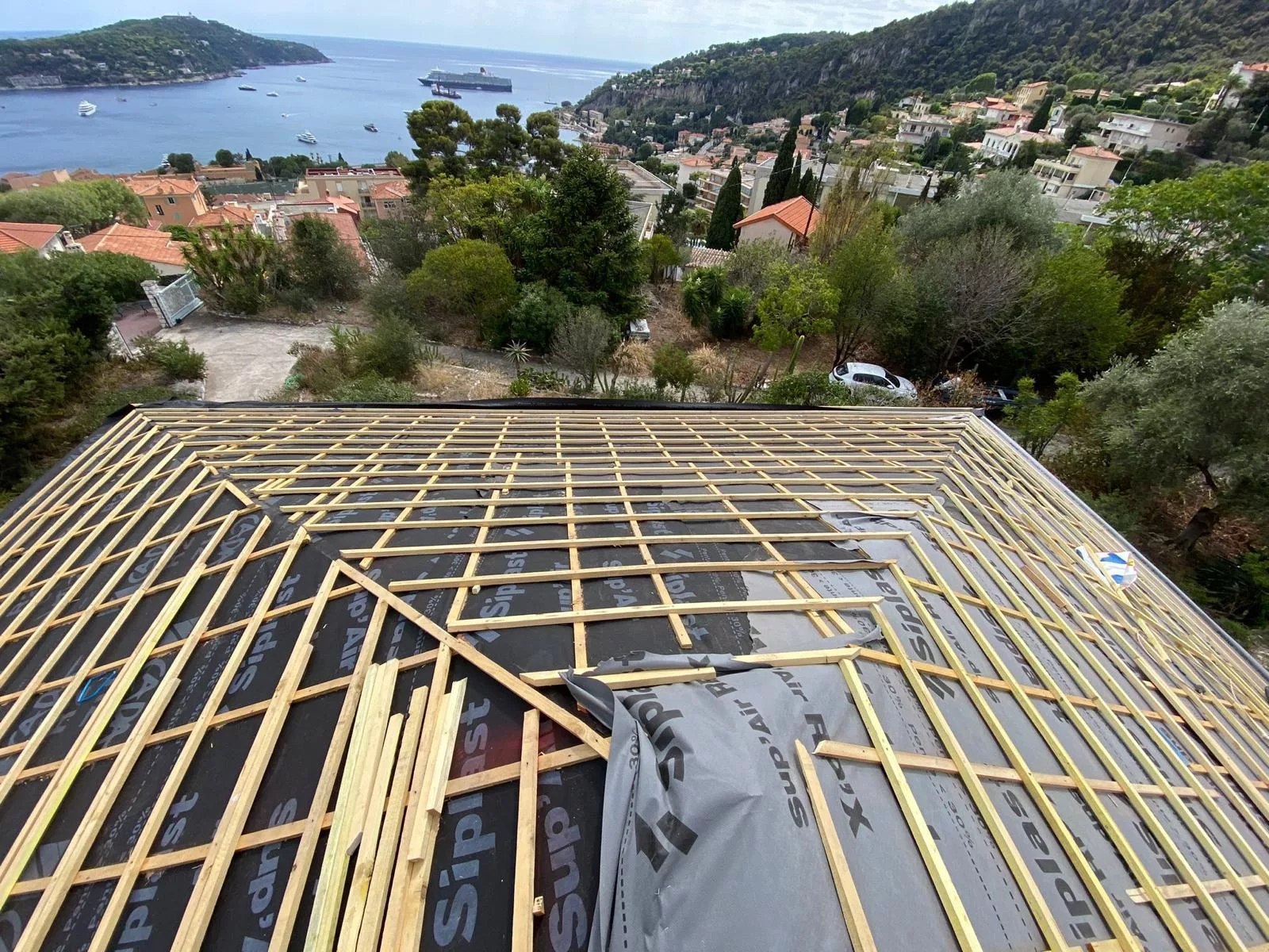 Travaux de couverture à Saint-Sulpice, canton de Vaud