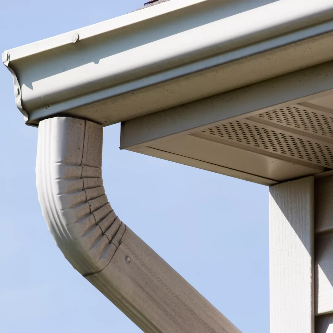Chéneau métallique façonné sur mesure