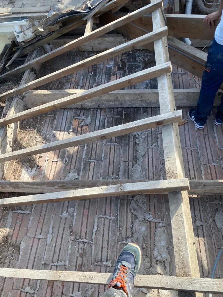 Rénovation de charpente avec isolation entre chevrons