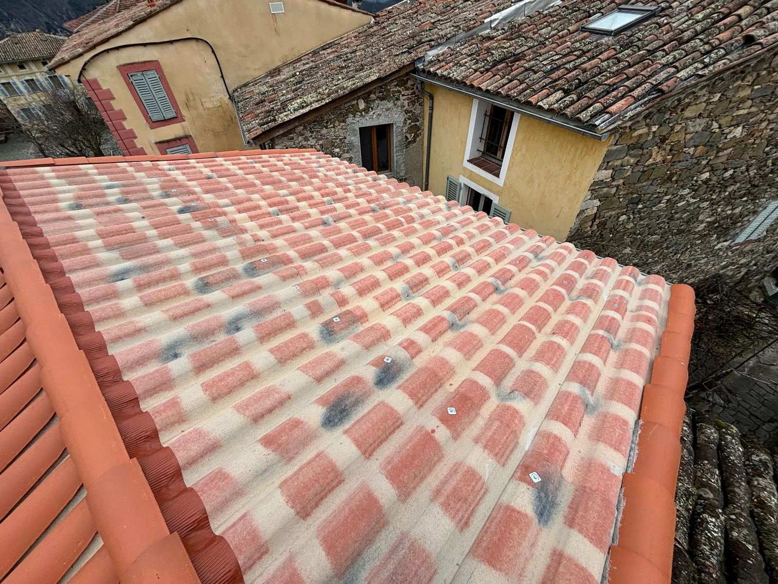 Travaux de couverture à Pully, canton de Vaud